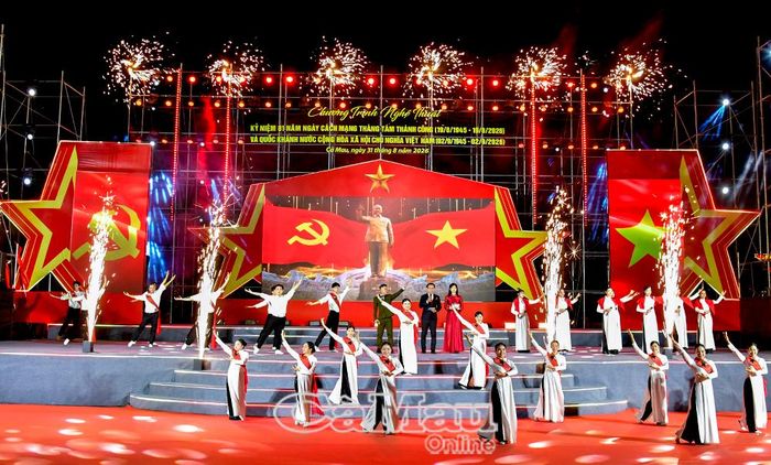   Trong không khí thiêng liêng của những ngày mùa Thu lịch sử, “Non sông vang khúc mùa thu” mang đến hành trình nghệ thuật giàu cảm xúc, khơi dậy niềm tự hào dân tộc. 