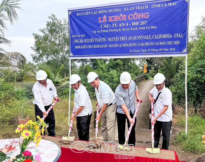 Khởi công xây dựng cầu Kênh 10 Cò (ấp Thành Thưởng B, xã An Trạch) từ nguồn tài trợ 160 triệu đồng của ông Nguyễn Tuấn Tú và bà Nguyễn Thuý An (Việt kiều tại California, Hoa Kỳ).
