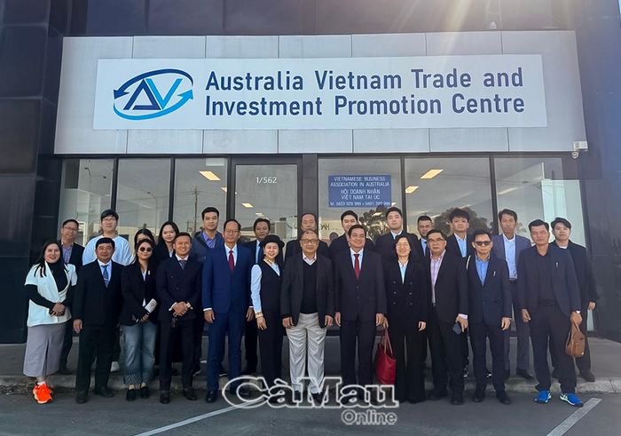 Đoàn công tác tỉnh Cà Mau cùng đại diện các cơ quan, doanh nghiệp Việt Nam tại Australia tại Trung tâm Xúc tiến Thương mại và Đầu tư Úc - Việt Nam