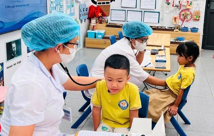 Khám sức khoẻ cho trẻ trên địa bàn Hà Nội. (Ảnh: Sở Y tế Hà Nội)