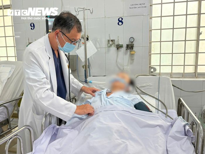 Bệnh nhân mắc bệnh hô hấp điều trị tại Bệnh viện Nguyễn Trãi.