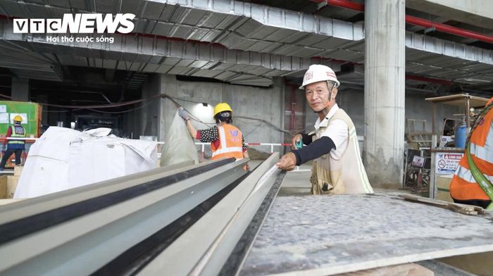Hàng chục nghìn lao động gác việc riêng, giữ nhịp công trường xuyên lễ.