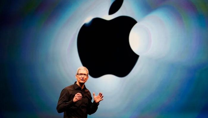 Tim Cook trên cương vị CEO Apple giới thiệu về sản phẩm iPhone tại San Francisco, Mỹ, ngày 12/9/2012. (Ảnh: Reuters)