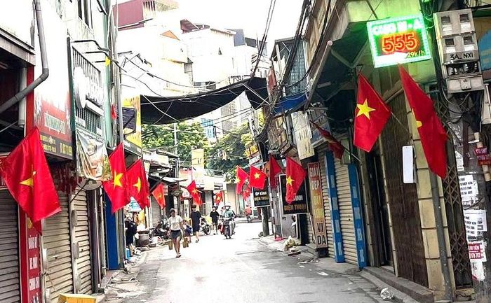 Các khu dân cư rợp sắc Cờ Tổ quốc. Ảnh: PD