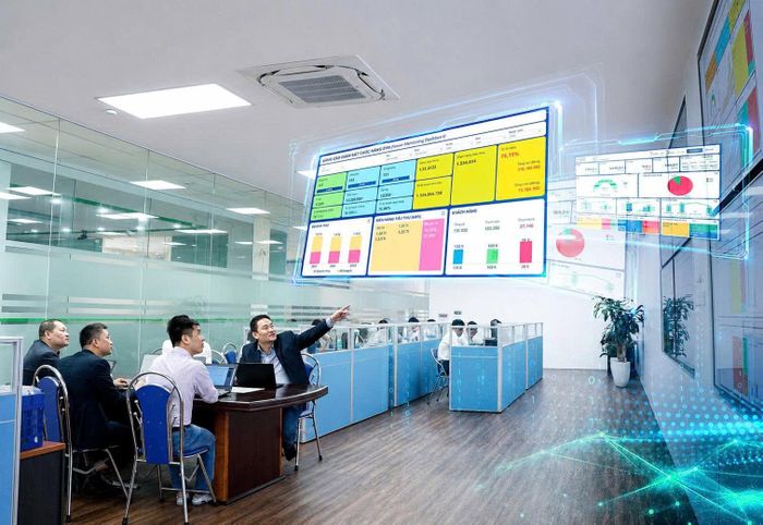 Trung tâm số điều hành kinh doanh - “bộ não số” trong hành trình chuyển đổi mô hình kinh doanh số (DBM) của Công ty CP Bóng đèn phích nước Rạng Đông. Ảnh: PV