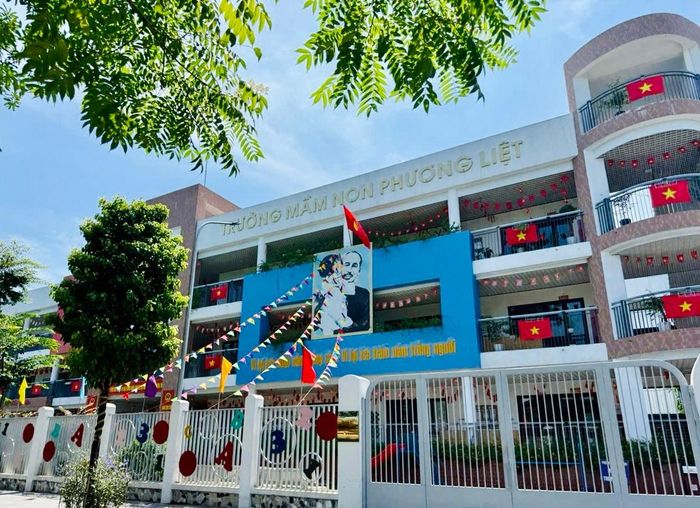 Trường Mầm non Phương Liệt trang trí chào mừng Quốc khánh 2-9 và khai giảng năm học mới. Ảnh: ND