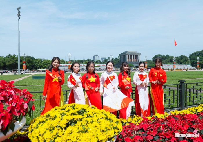 Mỗi tà áo dài là một cách thể hiện tình yêu với văn hóa, lịch sử và những giá trị truyền thống của dân tộc.