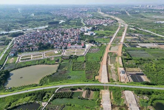 Hà Nội là đầu mối liên kết mạng lưới giao thông huyết mạch gồm đường vành đai, đường cao tốc, hệ thống đường sắt đô thị, thúc đẩy hạ tầng logistics đồng bộ. Ảnh: Dự án Vành đai 4 vùng Thủ đô. Ảnh: H.P