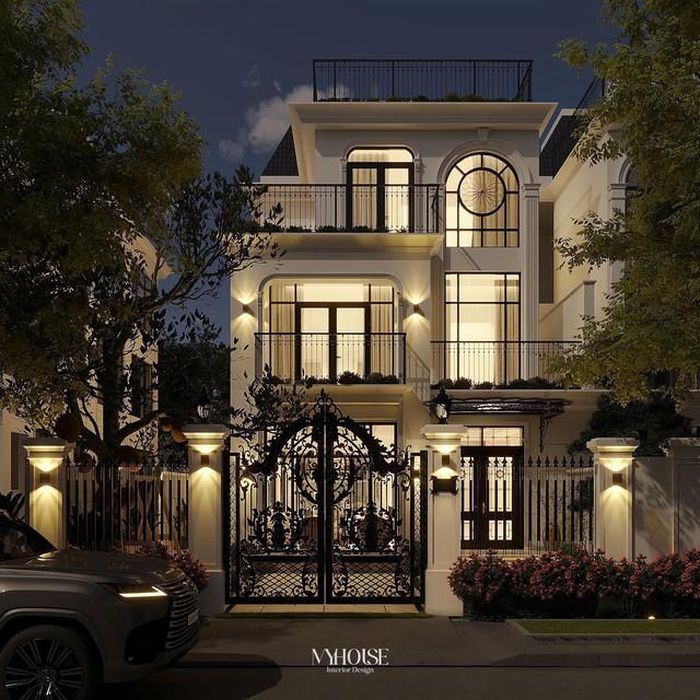 Trước khi dọn về biệt thự mấy chục tỷ bề thế hiện tại, vợ chồng Thành Chung từng sống trong căn hộ cao cấp rộng hơn 130 m² tại Hà Nội và rao bán với giá 11,5 tỷ đồng. Sau khi gia đình đón thêm thành viên mới, cặp đôi chuyển sang căn biệt thự rộng rãi hơn. 