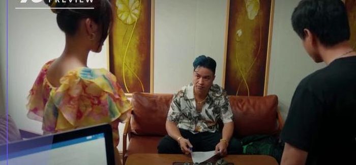 Khánh xin nghỉ việc ở công ty nhưng không được chấp thuận. Ảnh VTV
