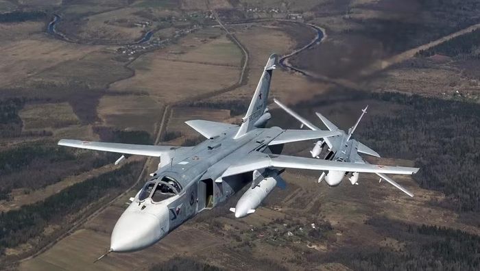 Su-24 có tốc độ tối đa 1.550 km/h, trần bay 11.000 mét và bán kính chiến đấu đạt 615 km khi thực hiện nhiệm vụ tấn công ở độ cao thấp.