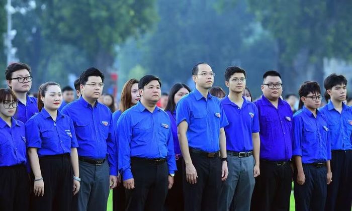 Đồng chí Nguyễn Tiến Hưng, Uỷ viên Ban Thường vụ Trung ương Đoàn, Thành uỷ viên, Phó Chủ tịch UB MTTQ Việt Nam thành phố Hà Nội, Bí thư Thành đoàn Hà Nội làm trưởng đoàn.