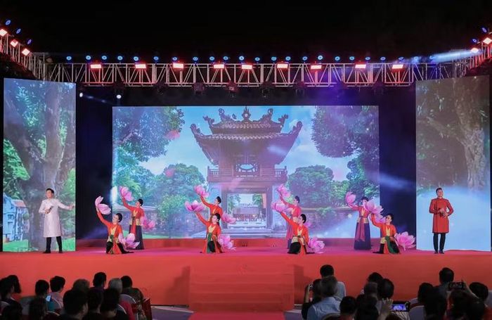 Toàn cảnh chương trình "Hà Nội - Khúc hát tự hào".