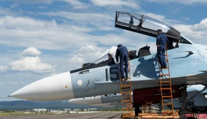 Tuy nhiên, vector lực đẩy không phải yếu tố duy nhất tạo nên khả năng cơ động của Su-30SM.