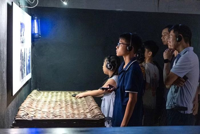 Tham quan Nhà tù Hỏa Lò giúp người dân, du khách thêm hiểu và trân trọng giá trị của độc lập, tự do hôm nay