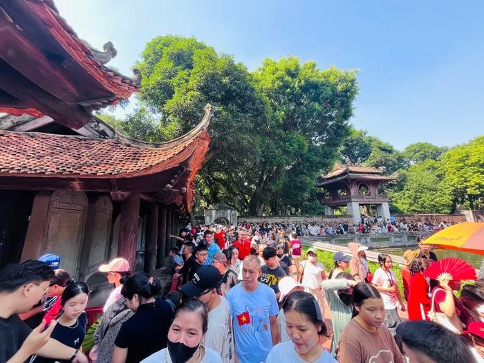 Ghi nhận của An ninh Thủ đô trong ngày 2-9, hàng vạn lượt du khách đã tìm tới đây tham quan, trải nghiệm