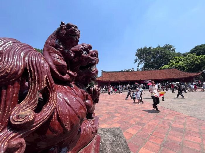 ...quần thể di tích đa dạng, phong phú hàng đầu của thành phố Hà Nội