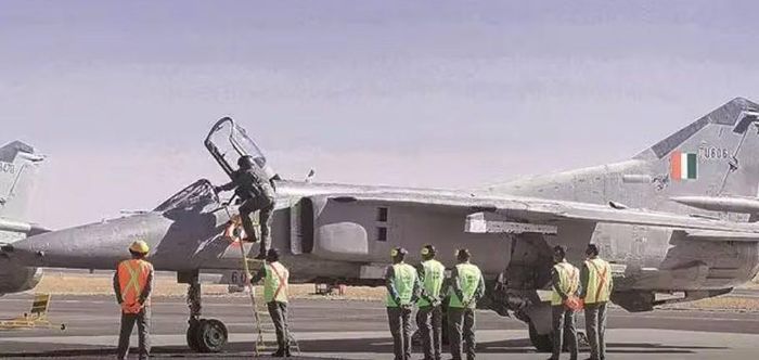 Pháo có tốc độ bắn rất cao, nhưng trong chiến đấu tại Afghanistan, bom và rocket vẫn giữ vai trò quan trọng khi máy bay phải tấn công các vị trí trên mặt đất.