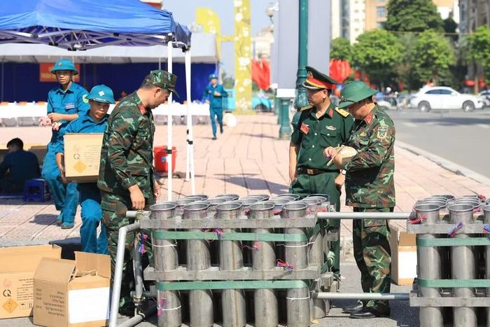 Pháo hoa được cố định chắc chắn trước giờ bắn