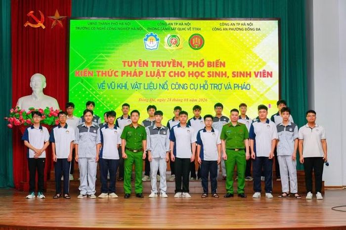 Công tác tuyên truyền, phổ biến, giáo dục pháp luật trong trường học được xác định là một trong những giải pháp quan trọng nhằm phòng ngừa vi phạm từ sớm, từ xa.