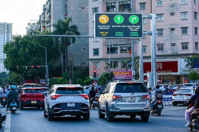 Màn hình thông tin cho thấy giao thông Hà Nội thông suốt trong chiều 2-9