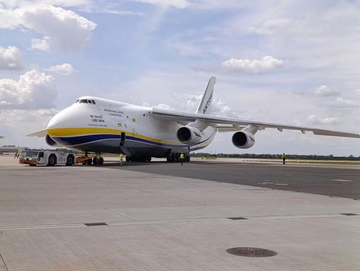 Vào ngày 4/8, một UAV trang bị chất nổ và kíp nổ đã được tìm thấy gần một máy bay vận tải An-124 Ruslan của hãng Antonov Ukraine. Nó đã đâm vào cánh chiếc phi cơ nhưng không phát nổ. Sân bay Leipzig đã tạm thời đóng cửa do công tác rà phá bom mìn.