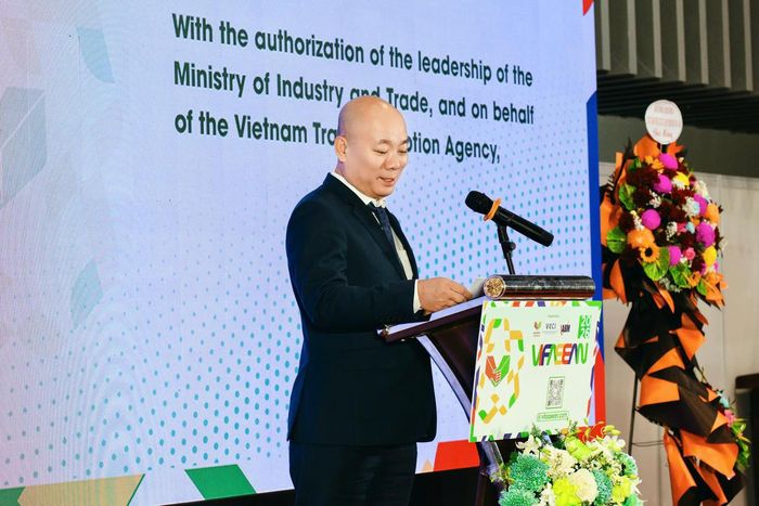 Ông Vũ Bá Phú - Cục trưởng Cục Xúc tiến thương mại phát biểu khai mạc VIFA ASEAN 2026. Ảnh: L.M