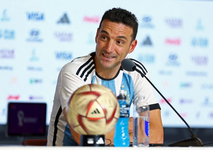  Scaloni chỉ còn hợp đồng với tuyển Argentina đến cuối năm 2026 và chưa quyết định có tiếp tục hay không. 