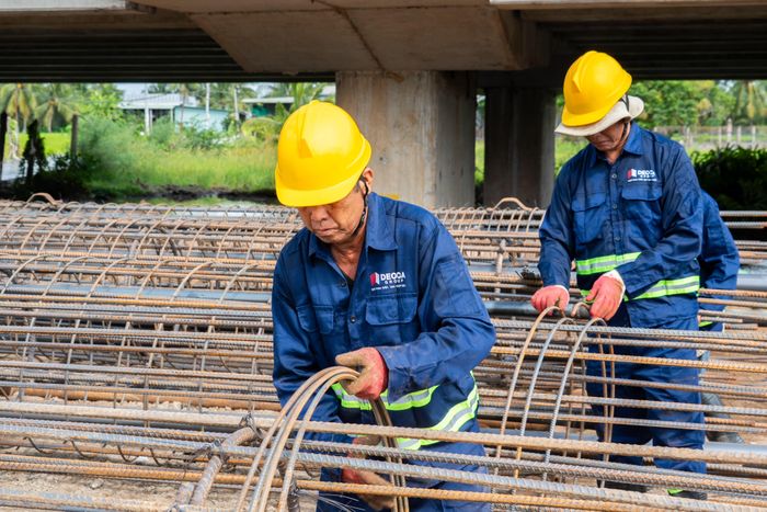 Hàng nghìn kỹ sư, công nhân vẫn miệt mài thi công xuyên kỳ nghỉ Quốc khánh để tăng tốc tiến độ các dự án trọng điểm. Ảnh: Đèo Cả.