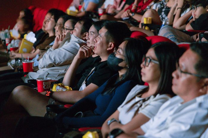  Các phim Việt dẫn đầu gồm Nghỉ hè sợ nghỉ hưu, Quý tử vượt giàu và Hộ linh tráng sĩ, song chưa tác phẩm nào tạo được hiệu ứng áp đảo. Riêng Nghỉ hè sợ nghỉ hưu, phim đứng đầu thị trường, bán hơn 234.000 vé và thu khoảng 21,15 tỷ đồng. 