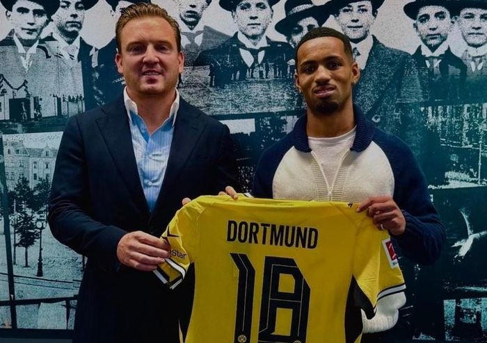 Ethan Nwaneri gia nhập Dortmund từ Arsenal theo dạng cho mượn trong một mùa giải. "Die Borussen" kích hoạt thương vụ này sau khi Giannis Konstantelias dính chấn thương đầu gối.