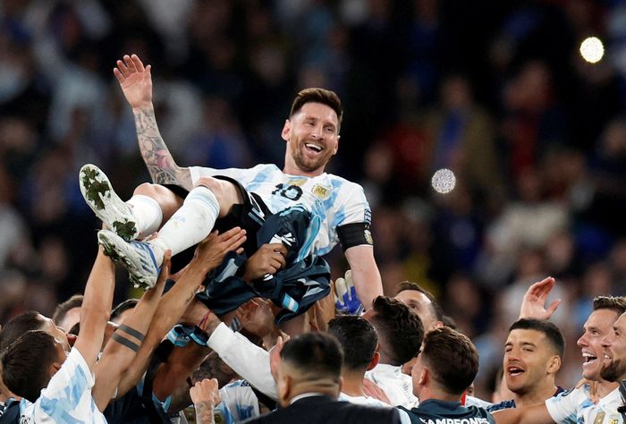  Messi dừng lại trước khi Scaloni phải đối diện những câu hỏi khó về vai trò, thời lượng thi đấu và vị trí của anh trong một đội tuyển ngày càng trẻ. 