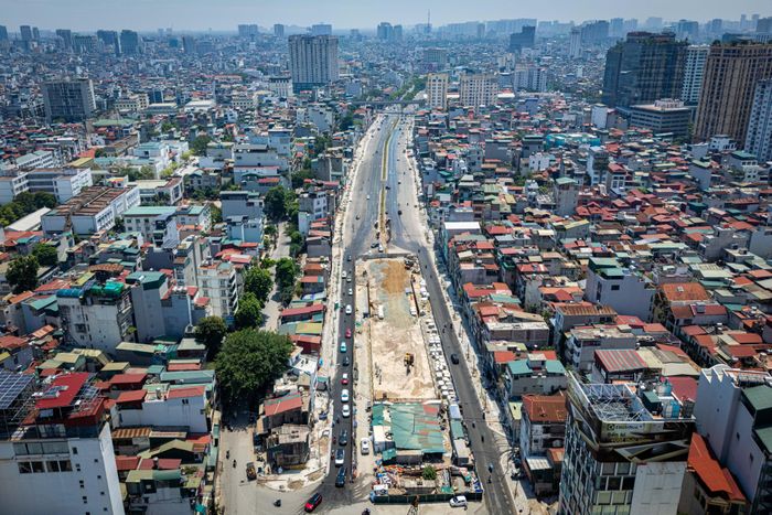 Sáng 2/9, tuyến đường Vành đai 1 đoạn Hoàng Cầu - Voi Phục (Hà Nội) chính thức thông xe kỹ thuật sau hơn 8 tháng thi công khẩn trương, nhân dịp kỷ niệm 81 năm Quốc khánh 2/9.