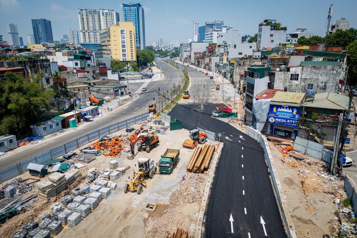 Tuyến nhánh ram kết nối từ đường La Thành (cũ) xuống Vành đai 1 tổ chức giao thông 1 chiều cho tất cả phương tiện. Lối xuống đường Vành đai 1 từ đường La Thành (cũ) (đối diện Bệnh viện Phụ sản Hà Nội) đang được hoàn thiện để sớm đưa vào lưu thông.
