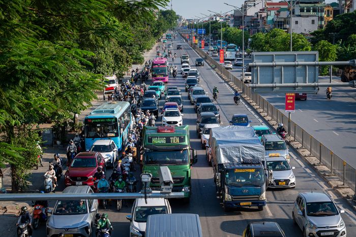  Tại khu vực đường Giải Phóng - Ngọc Hồi lúc 16h30, giao thông thông thoáng, các phương tiện di chuyển thuận lợi, không xảy ra tình trạng ùn tắc. 