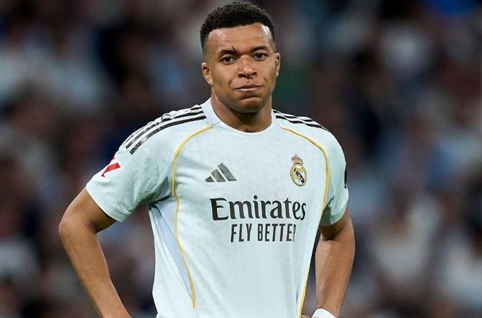  Những kỷ lục như chuỗi ghi bàn liên tiếp hay hai Quả bóng vàng World Cup sẽ khó bị Mbappe chinh phục hơn. 