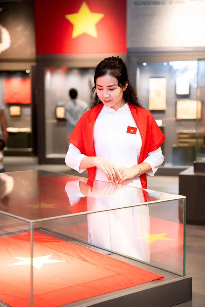 Chị Thanh Mai tranh thủ kỳ nghỉ Quốc khánh để cùng gia đình khám phá Hà Nội
