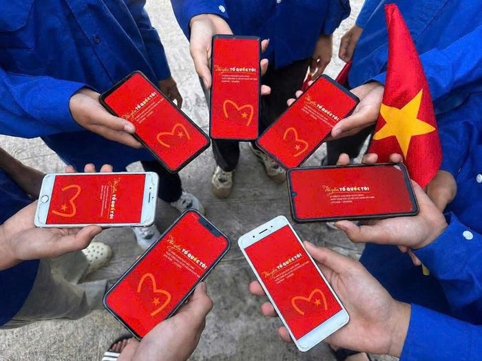 Đồng loạt các đoàn viên, thanh niên cài hình nền “Tôi yêu Tổ quốc tôi”