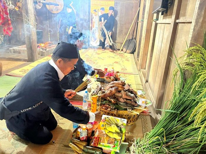 Lễ cơm mới vừa phản ánh tín ngưỡng tâm linh sâu sắc, vừa thể hiện nét văn hóa truyền thống đặc trưng và chứa đựng giá trị nhân văn cao đẹp