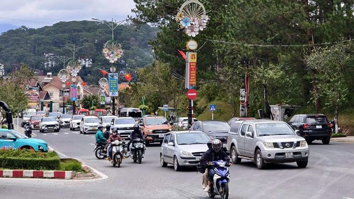 Du khách bắt đầu rời khỏi Đà Lạt vào sáng 2.9