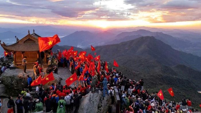 Yên Tử là nơi gắn với cuộc đời của Phật hoàng Trần Nhân Tông