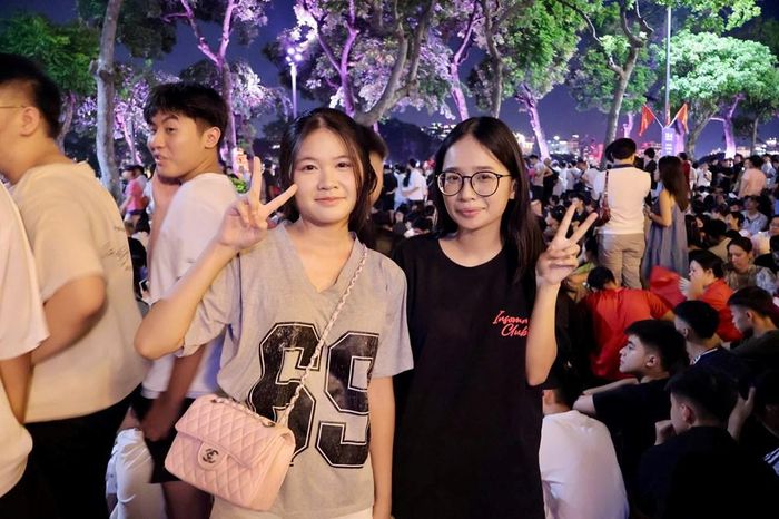 Phạm Phương Anh và Nguyễn Quỳnh Phương xúc động, tự hào khi cùng hòa vào không khí đón Quốc khánh