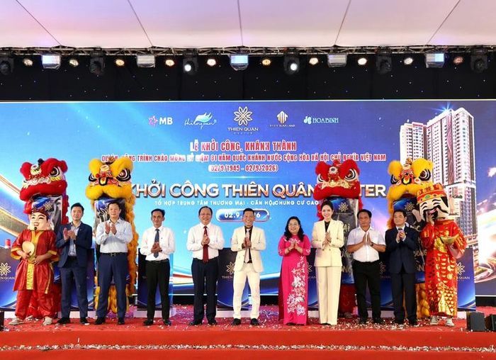 Các đại biểu khởi công Dự án Thiên Quân Center tại phường Cái Răng - Ảnh: chinhphu.vn/Lê Sơn