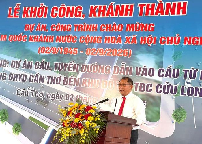Phó Chủ tịch UBND TP. Cần Thơ Trần Chí Hùng phát biểu tại dự án trên địa bàn phường Tân An - Ảnh: chinhphu.vn/Lê Sơn