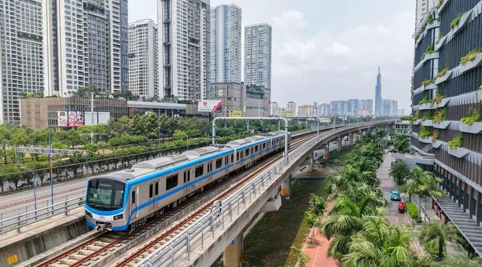 Tuyến Metro số 1 (Bến Thành-Suối Tiên) chính thức vận hành tại Thành phố Hồ Chí Minh, đánh một dấu mốc quan trọng trong hành trình hiện đại hóa giao thông công cộng tại khu vực kinh tế trọng điểm phía nam. (Ảnh: THẾ ANH)