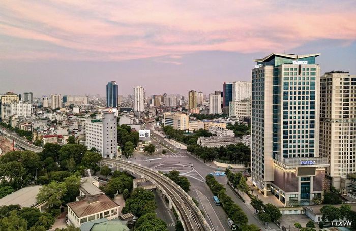 Điểm cuối tuyền tại nút giao Voi Phục đã hoàn thành cơ bản tạo không gian giao thông hiện đại đồng bộ cho Thủ đô. (Ảnh: TTXVN)