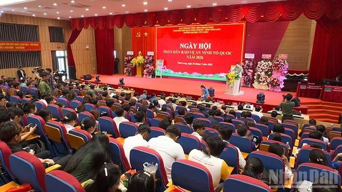 Quang cảnh Tổng kết phong trào toàn dân bảo vệ an ninh tổ quốc tỉnh Vĩnh Long năm 2026 tại Trường đại học Cửu Long. (Ảnh: BÁ DŨNG)