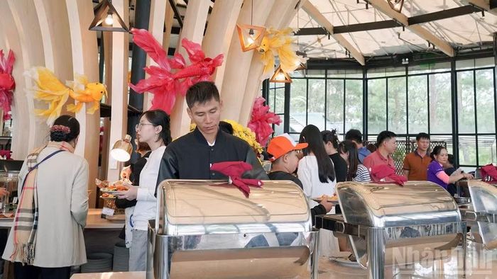 Công tác vệ sinh an toàn thực phẩm tại các khu, điểm du lịch trên địa bàn Lâm Đồng cơ bản được bảo đảm. (Ảnh: Bảo Văn)