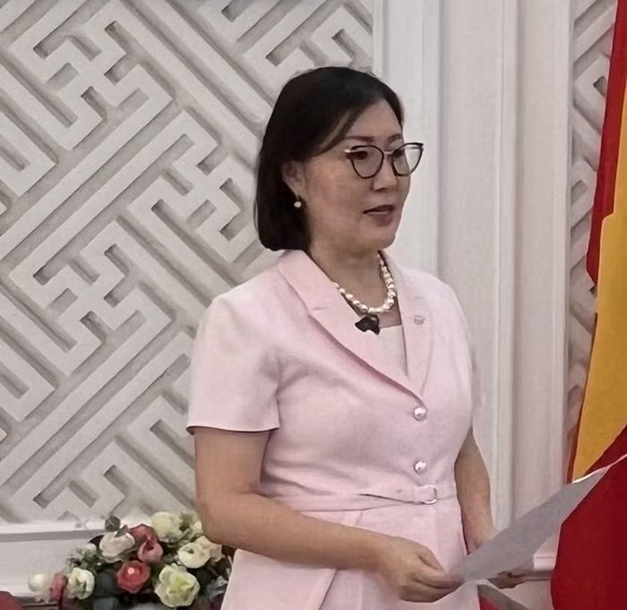 Bà Ganbaatar Hulan - Đại sứ đặc mệnh toàn quyền Mông Cổ tại Việt Nam phát biểu tại buổi lễ. (Ảnh: MINH GIANG)