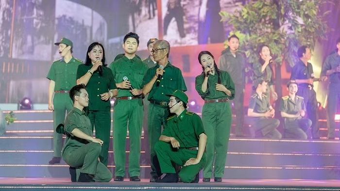 Tiết mục Có một thời như thế (sáng tác Trần Tiến). (Ảnh: Văn Trung)